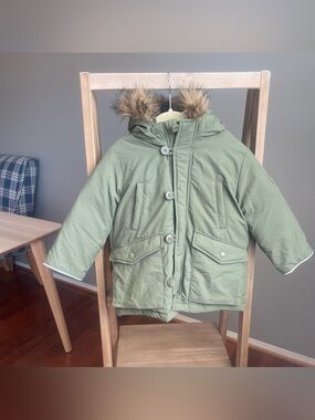 Baby Gap Hooded Parka Coat – Size 2T Sage Green w/ Removable Faux Fur Hood Fall